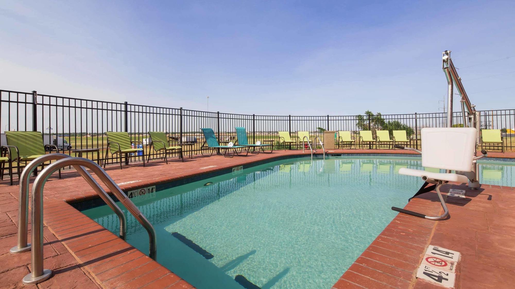 Best Western Plus/Executive Residency Elk City Exterior photo